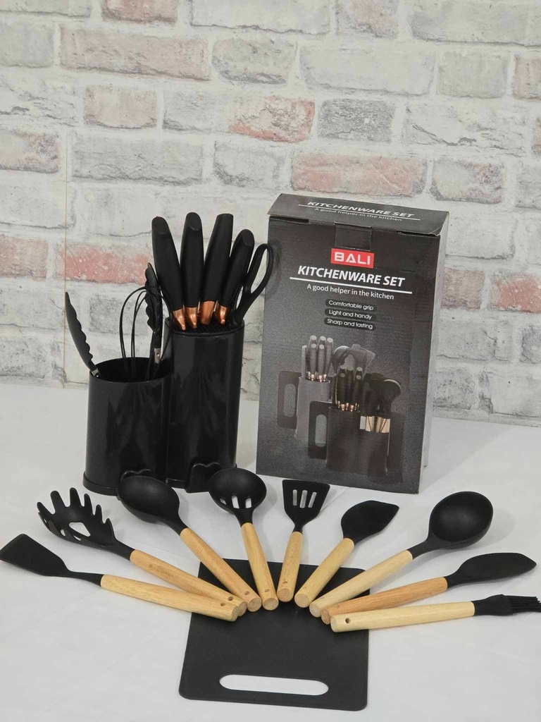Set D'ustensiles De Cuisine 19 Pièces En Silicone - Noir Nombre de Pièces : 19 Couleur : Noir Matériau des Ustensiles : -Têtes : Silicone de qualité alimentaire -Manches : Noyau en acier inoxydable recouvert de silicone Compatibilité avec le Lave-vaisselle : Oui Résistance à la Chaleur : Jusqu'à 230°C (446°F) Sans BPA : Oui Nettoyage : Facilement lavable à la main ou au lave-vaisselle.